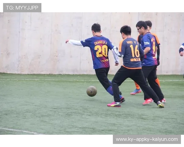 逆境中的共振力：解析高水平足球团队协作的心理与技术双驱模式